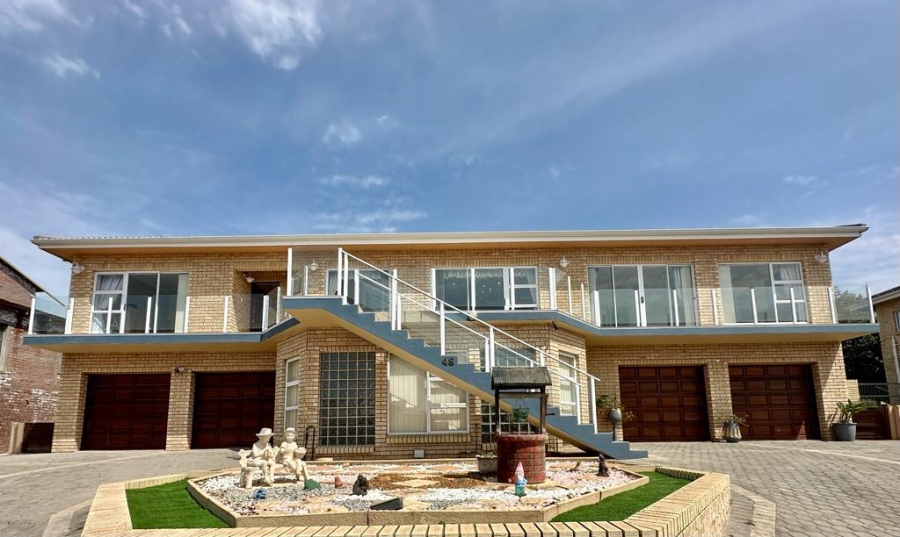 4 Bedroom Property for Sale in Stilbaai Wes Western Cape